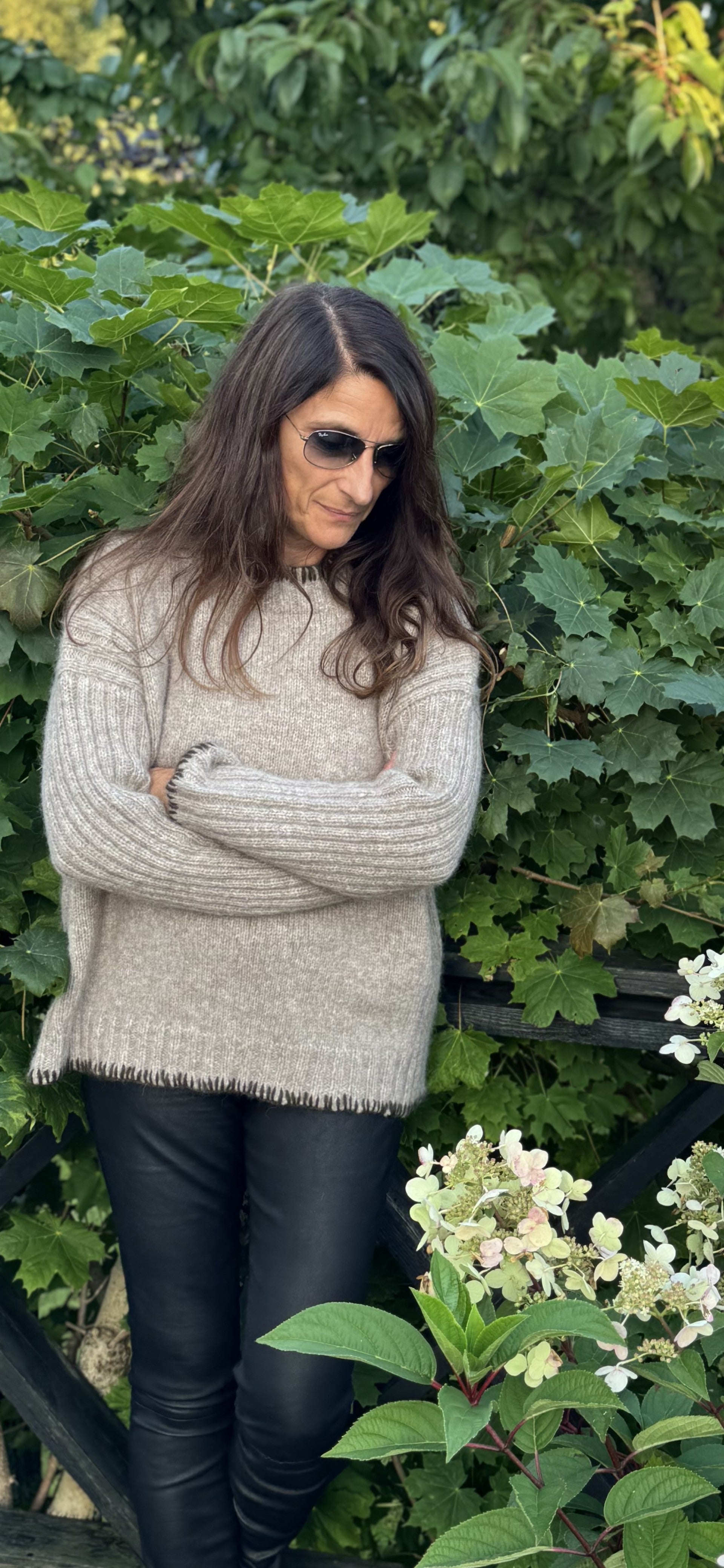 Sweater T